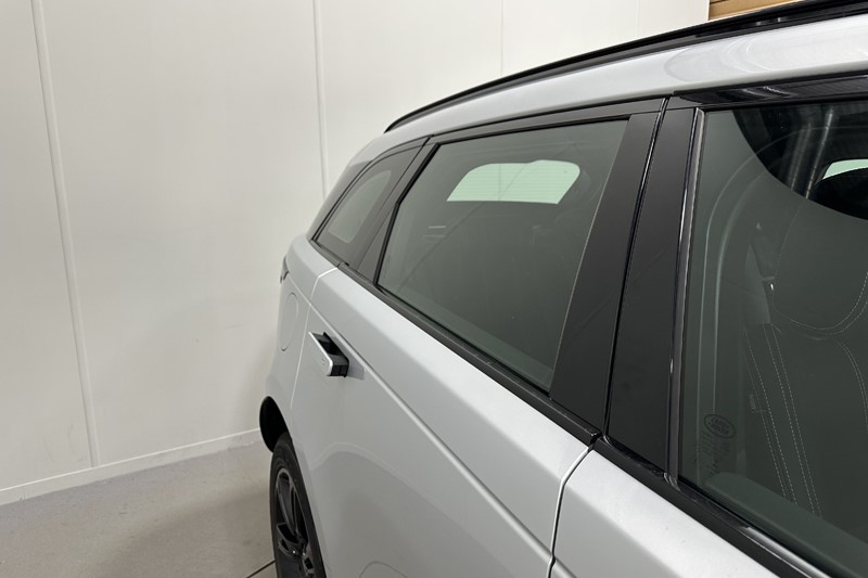 2022 (22) LAND ROVER RANGE ROVER VELAR 2.0 D200 R-Dynamic SE 5dr Auto 5364053