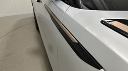 2022 (22) LAND ROVER RANGE ROVER VELAR 2.0 D200 R-Dynamic SE 5dr Auto 5364056