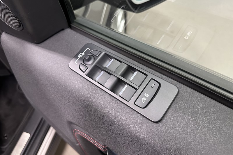 2022 (72) LAND ROVER DISCOVERY SPORT 1.5 P300e Urban Edition 5dr Auto [5 Seat] 5345527