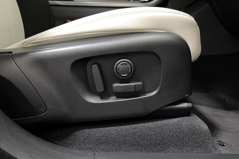 2022 (22) LAND ROVER RANGE ROVER VELAR 2.0 D200 Edition 5dr Auto 5340384