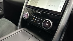 2023 (23) LAND ROVER DISCOVERY 3.0 D300 R-Dynamic HSE 5dr Auto 5351732