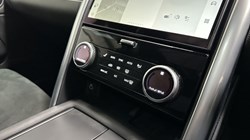 2023 (23) LAND ROVER DISCOVERY 3.0 D300 R-Dynamic HSE 5dr Auto 5351731