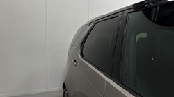 2023 (23) LAND ROVER DISCOVERY 3.0 D300 R-Dynamic HSE 5dr Auto 5351760