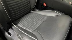 2024 (24) LAND ROVER COMMERCIAL DISCOVERY 3.0 D300 Dynamic HSE Commercial Auto 5400641