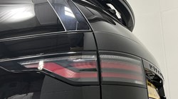 2022 (72) LAND ROVER DISCOVERY 3.0 D300 R-Dynamic HSE 5dr Auto 5355935