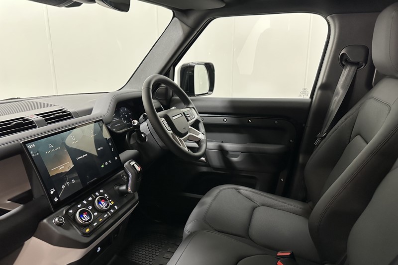 2026 (26) LAND ROVER COMMERCIAL DEFENDER 3.0 D250 Hard Top X-Dynamic SE Auto 5334910