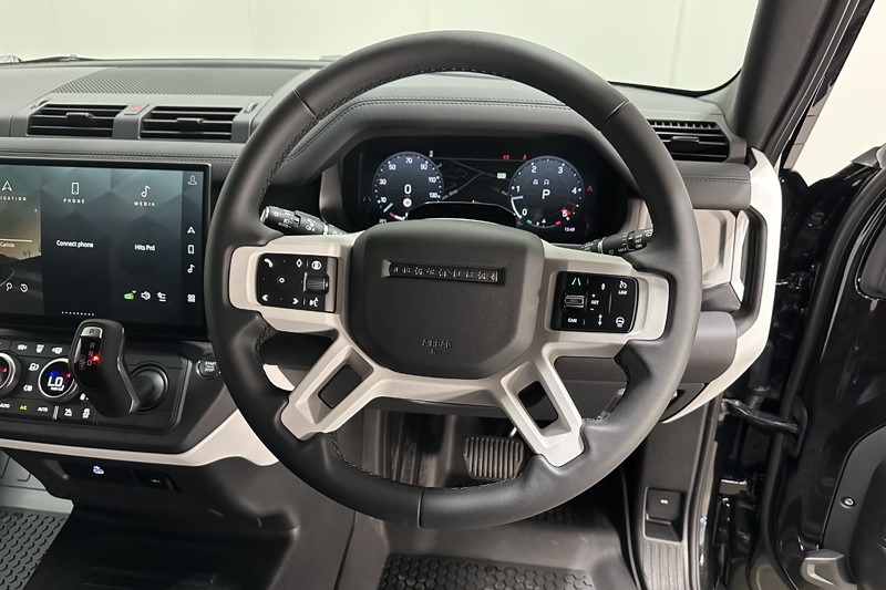 2026 (26) LAND ROVER COMMERCIAL DEFENDER 3.0 D250 Hard Top X-Dynamic SE Auto 5334881