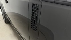 2026 (26) LAND ROVER COMMERCIAL DEFENDER 3.0 D250 Hard Top X-Dynamic SE Auto 5334920