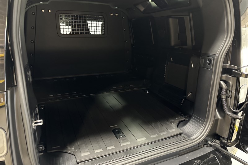 2026 (26) LAND ROVER COMMERCIAL DEFENDER 3.0 D250 Hard Top X-Dynamic SE Auto 5334914