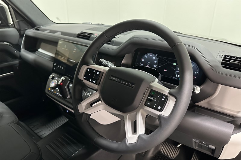 2026 (26) LAND ROVER COMMERCIAL DEFENDER 3.0 D250 Hard Top X-Dynamic SE Auto 5334880