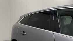 2021 (21) JAGUAR F-PACE 2.0 D200 R-Dynamic S 5dr Auto AWD 5401925