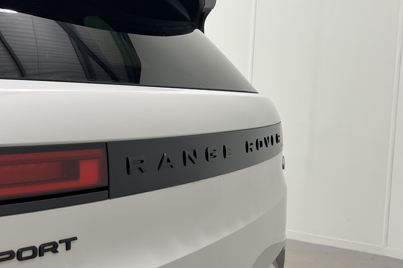 2023 (23) LAND ROVER RANGE ROVER SPORT 3.0 D300 Dynamic SE 5dr Auto 5433000
