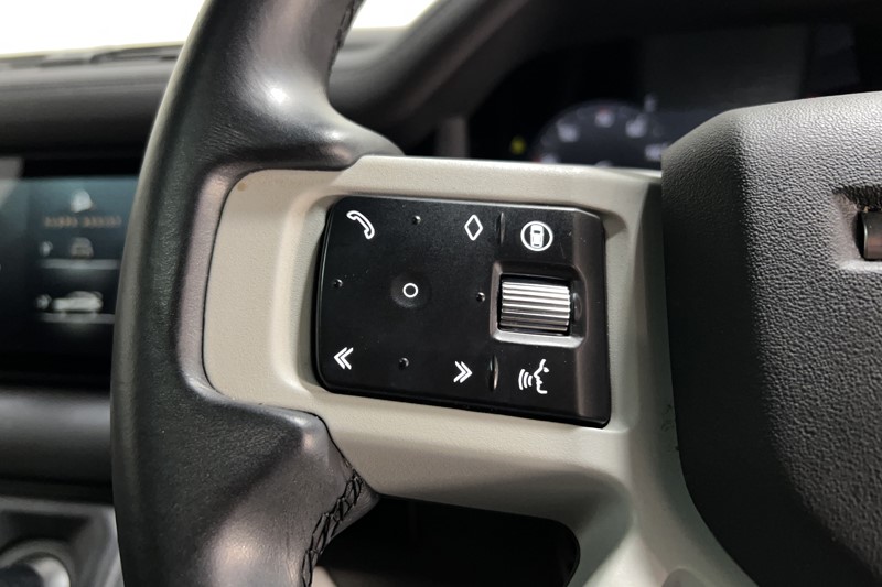 2023 (73) LAND ROVER DEFENDER 3.0 D250 X-Dynamic SE 110 5dr Auto 5400271