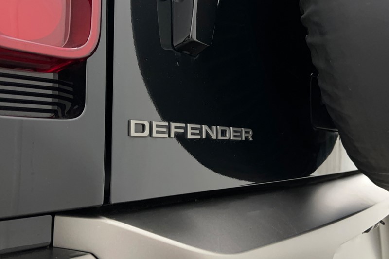 2023 (73) LAND ROVER DEFENDER 3.0 D250 X-Dynamic SE 110 5dr Auto 5400294
