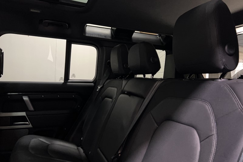 2023 (73) LAND ROVER DEFENDER 3.0 D250 X-Dynamic SE 110 5dr Auto 5400287