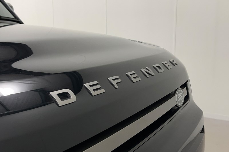 2023 (73) LAND ROVER DEFENDER 3.0 D250 X-Dynamic SE 110 5dr Auto 5400302
