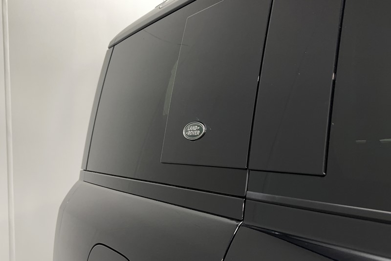2023 (73) LAND ROVER DEFENDER 3.0 D250 X-Dynamic SE 110 5dr Auto 5400295