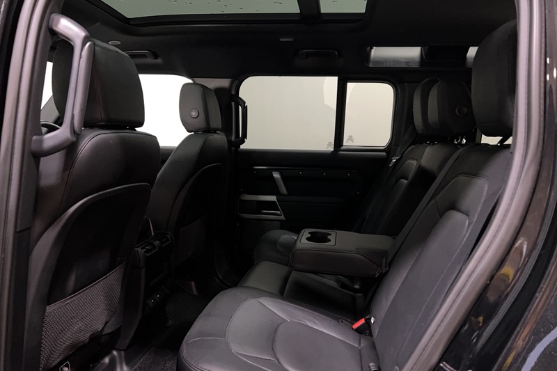 2023 (73) LAND ROVER DEFENDER 3.0 D250 X-Dynamic SE 110 5dr Auto 5400290