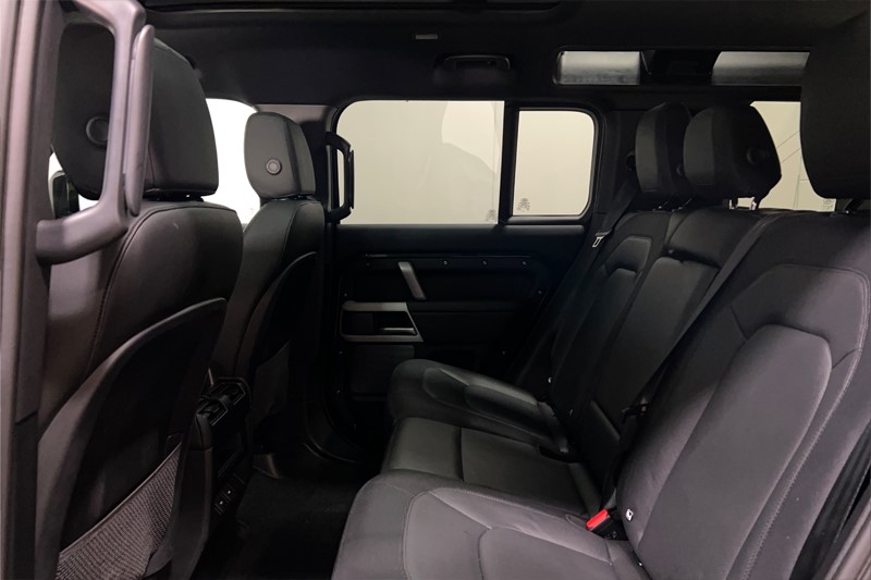 2023 (73) LAND ROVER DEFENDER 3.0 D250 X-Dynamic SE 110 5dr Auto 5400252