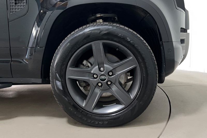 2023 (73) LAND ROVER DEFENDER 3.0 D250 X-Dynamic SE 110 5dr Auto 5400256