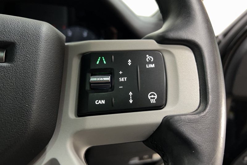 2023 (73) LAND ROVER DEFENDER 3.0 D250 X-Dynamic SE 110 5dr Auto 5400270