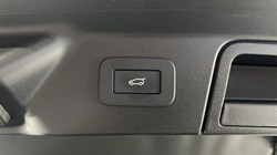2025 (74) LAND ROVER RANGE ROVER VELAR 2.0 D200 MHEV Dynamic HSE 5dr Auto 5422181