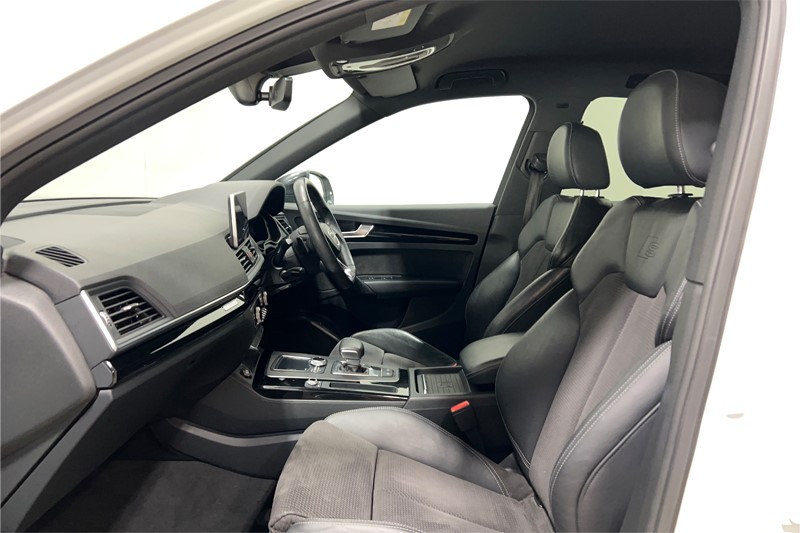 2020 (20) AUDI Q5 45 TFSI Quattro Black Edition 5dr S Tronic 5408639