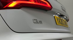 2020 (20) AUDI Q5 45 TFSI Quattro Black Edition 5dr S Tronic 5408686