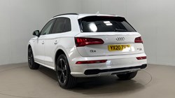 2020 (20) AUDI Q5 45 TFSI Quattro Black Edition 5dr S Tronic 1