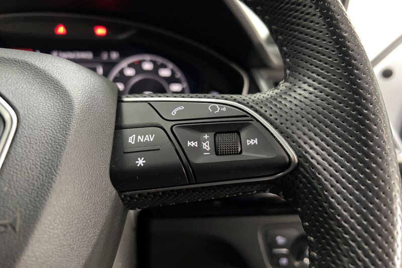 2020 (20) AUDI Q5 45 TFSI Quattro Black Edition 5dr S Tronic 5408657