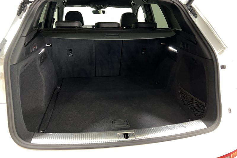 2020 (20) AUDI Q5 45 TFSI Quattro Black Edition 5dr S Tronic 5408683