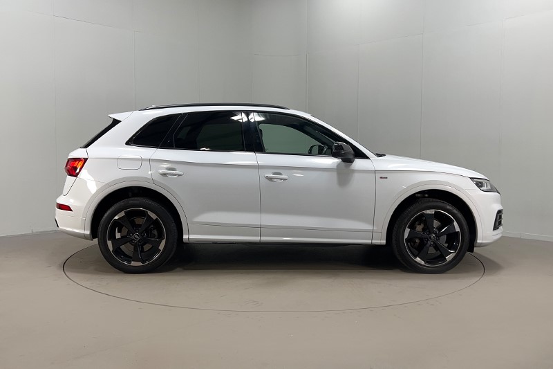 2020 (20) AUDI Q5 45 TFSI Quattro Black Edition 5dr S Tronic 5408641
