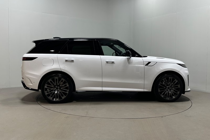 2026 (26) LAND ROVER RANGE ROVER SPORT 4.4 P635 V8 SV 5dr Auto 5786788