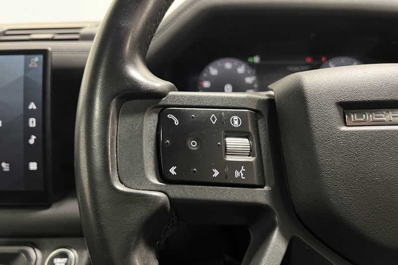 2025 (25) LAND ROVER DEFENDER 3.0 D350 X-Dynamic SE 110 5dr Auto 5378981
