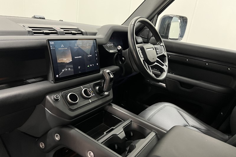 2025 (25) LAND ROVER DEFENDER 3.0 D350 X-Dynamic SE 110 5dr Auto 5378994
