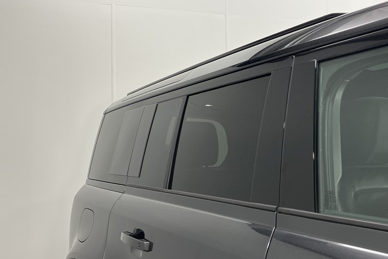 2025 (25) LAND ROVER DEFENDER 3.0 D350 X-Dynamic SE 110 5dr Auto 5379001