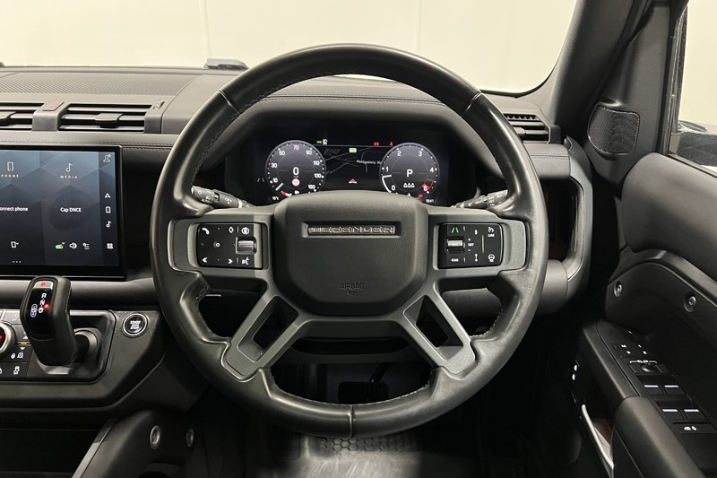 2025 (25) LAND ROVER DEFENDER 3.0 D350 X-Dynamic SE 110 5dr Auto 5378971