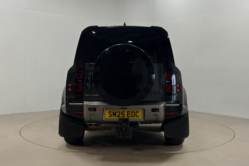 2025 (25) LAND ROVER DEFENDER 3.0 D350 X-Dynamic SE 110 5dr Auto 5396664