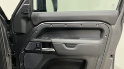 2025 (25) LAND ROVER DEFENDER 3.0 D350 X-Dynamic SE 110 5dr Auto 5378973