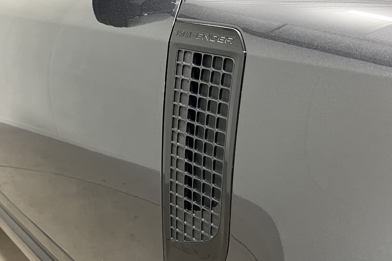 2025 (25) LAND ROVER DEFENDER 3.0 D350 X-Dynamic SE 110 5dr Auto 5379004