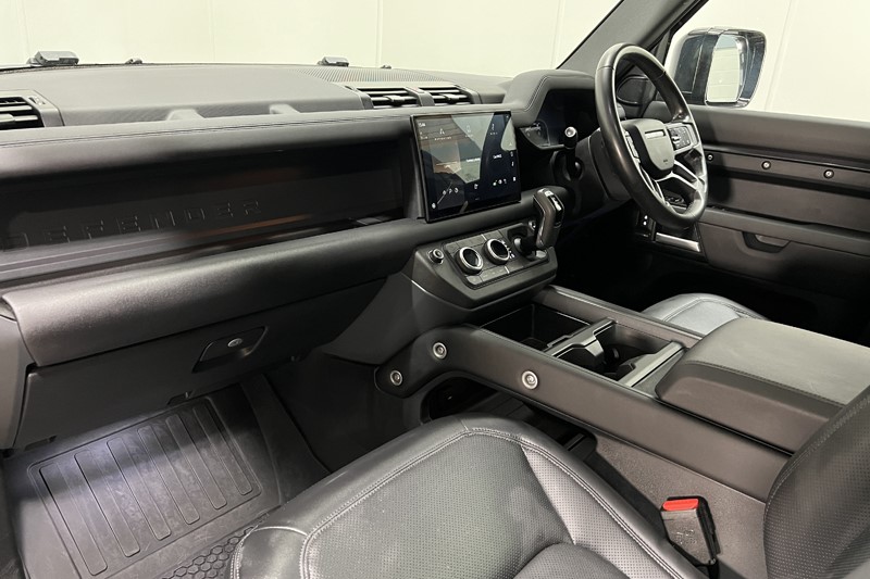 2025 (25) LAND ROVER DEFENDER 3.0 D350 X-Dynamic SE 110 5dr Auto 5378993