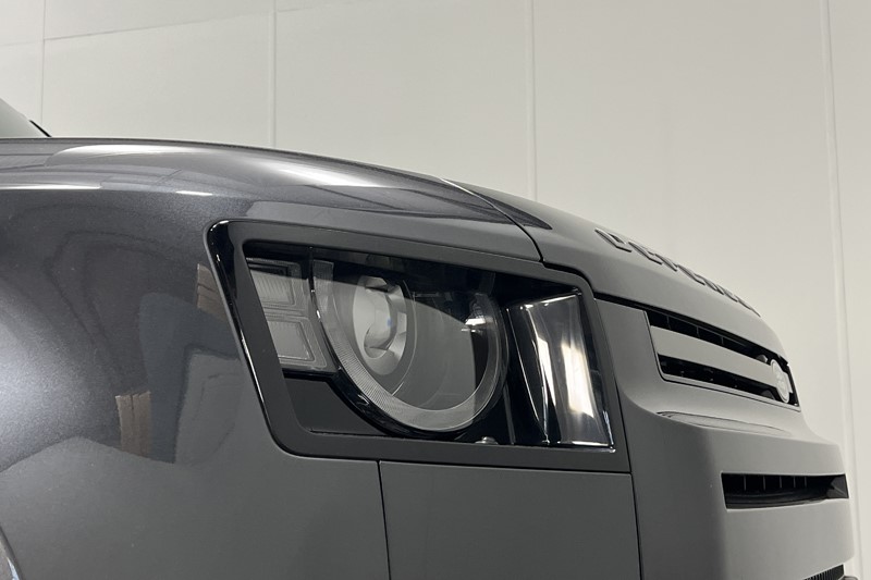 2025 (25) LAND ROVER DEFENDER 3.0 D350 X-Dynamic SE 110 5dr Auto 5379006