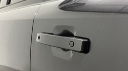 2025 (25) LAND ROVER DEFENDER 3.0 D350 X-Dynamic SE 110 5dr Auto 5379002