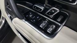 2023 (73) LAND ROVER RANGE ROVER 3.0 D300 HSE 4dr Auto 5382746