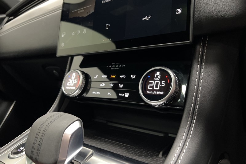 2023 (23) JAGUAR F-PACE 2.0 D200 R-Dynamic SE Black 5dr Auto AWD 5401306