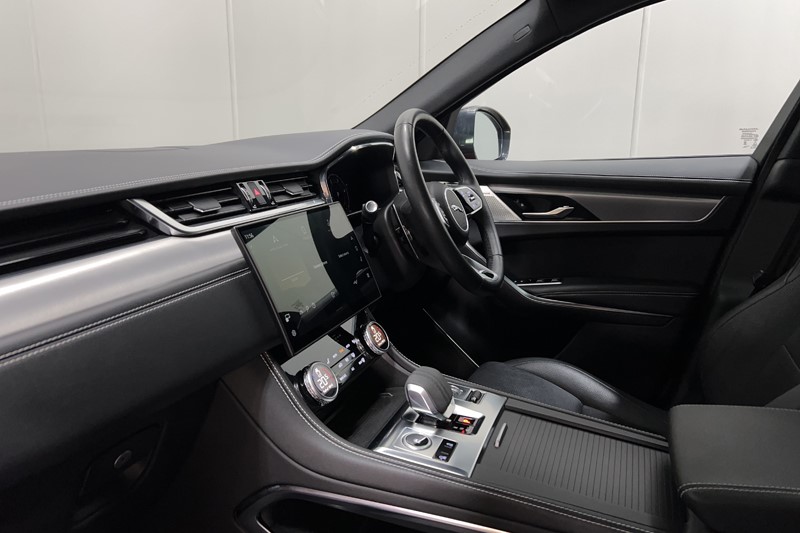 2023 (23) JAGUAR F-PACE 2.0 D200 R-Dynamic SE Black 5dr Auto AWD 5401315