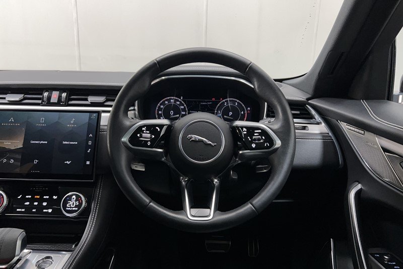 2023 (23) JAGUAR F-PACE 2.0 D200 R-Dynamic SE Black 5dr Auto AWD 5401290