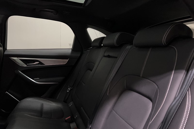 2023 (23) JAGUAR F-PACE 2.0 D200 R-Dynamic SE Black 5dr Auto AWD 5401318