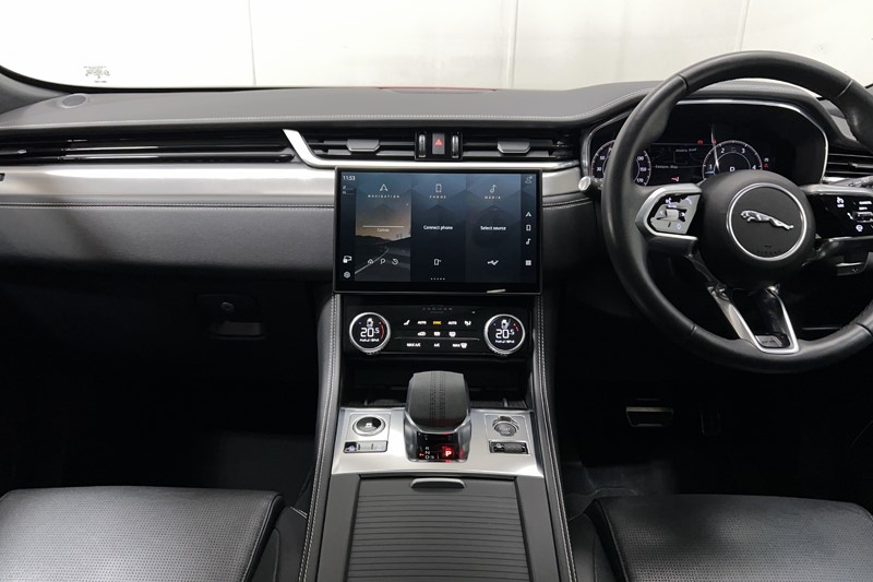 2023 (23) JAGUAR F-PACE 2.0 D200 R-Dynamic SE Black 5dr Auto AWD 5401289