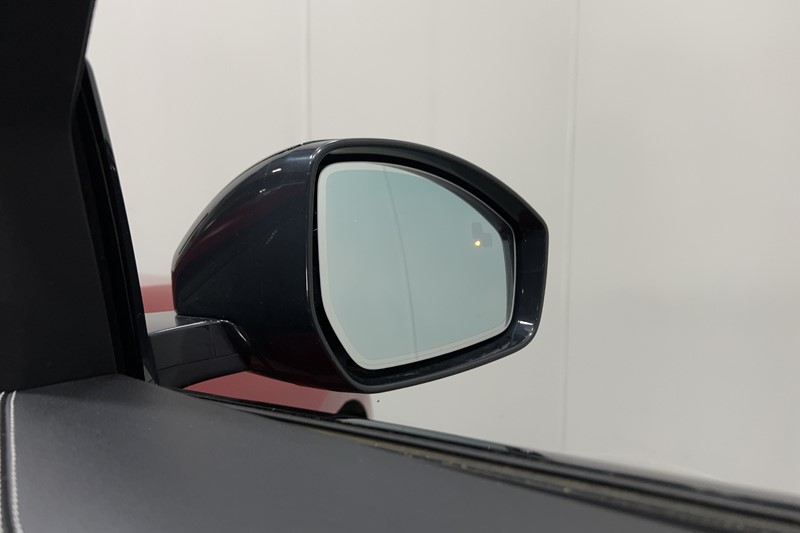 2023 (23) JAGUAR F-PACE 2.0 D200 R-Dynamic SE Black 5dr Auto AWD 5401295